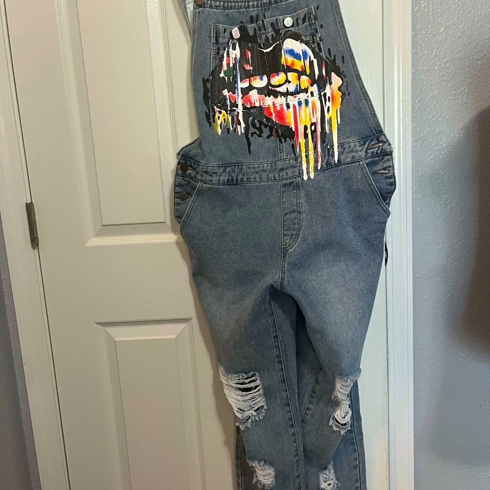 NWT Sheilay Denim Overalls with Colorful Graphic Lip Design Lg - Picture 4 of 9